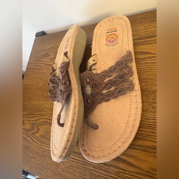 Earth Spirit Women's Tan and Brown Sandals -Size 8.5 - Picture 6 of 8